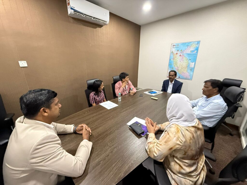 CIMB Bank representative visits Koperasi Nesa Board in Seremban.